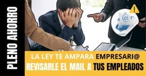 Empresario preocupado mientras es advertido sobre el uso indebido del correo corporativo